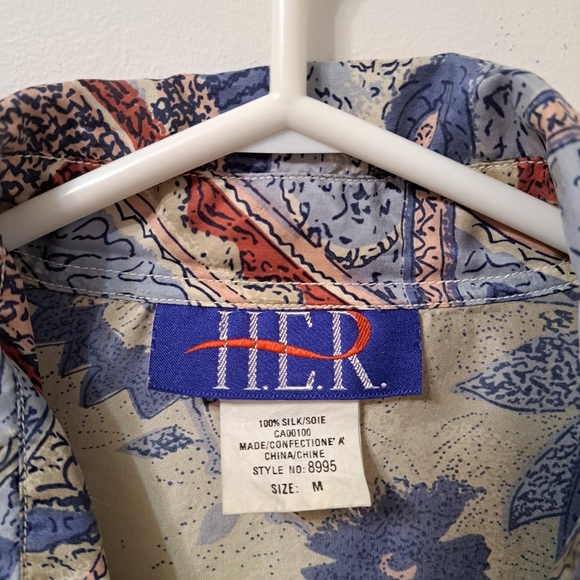 Vintage 100% Silk Rare Find - Picture 10 of 11